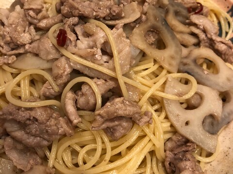 ごま油香る♪甘辛♪豚肉と蓮根の和風パスタ^_^